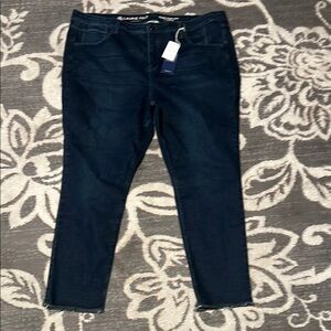 Laurie Felt Women's Blue Jeans ankle cropped. New